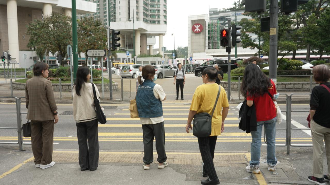 Adaptive system optimises traffic flow