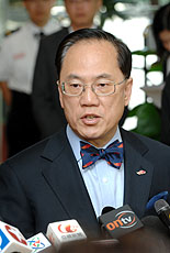 Donald Tsang on Sichuan quake