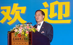 Donald Tsang speaks at reception dinner