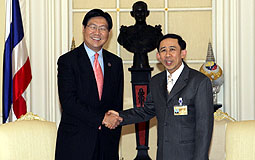 Fred Ma calls on Mingkwan Saengsuwan