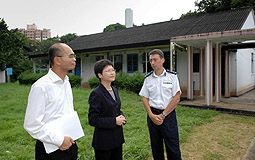 Carrie Lam tours Tai Po