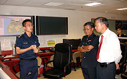 Ambrose Lee visits  Singapore Civil Defence Force