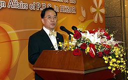 CE speaks at a reception