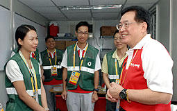 Dr York Chow visits quarantine office