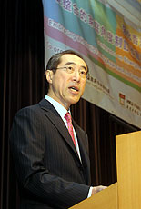 Chief Secretary Henry Tang