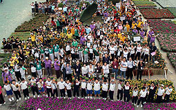 600 students build spectacular display for flower show